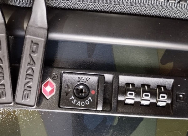 DAKINE Fall Line Ski Roller Hardside   cascade camo